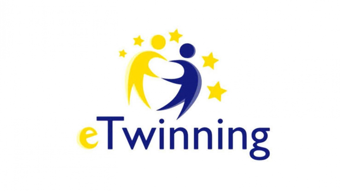 eTwinning Projemizin Logo ve Afişini Seçtik.